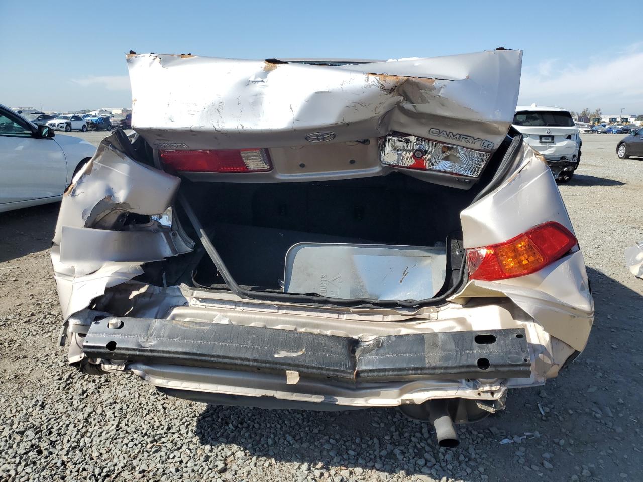 2000 Toyota Camry Le VIN: 4T1BF22K8YU112594 Lot: 82740115