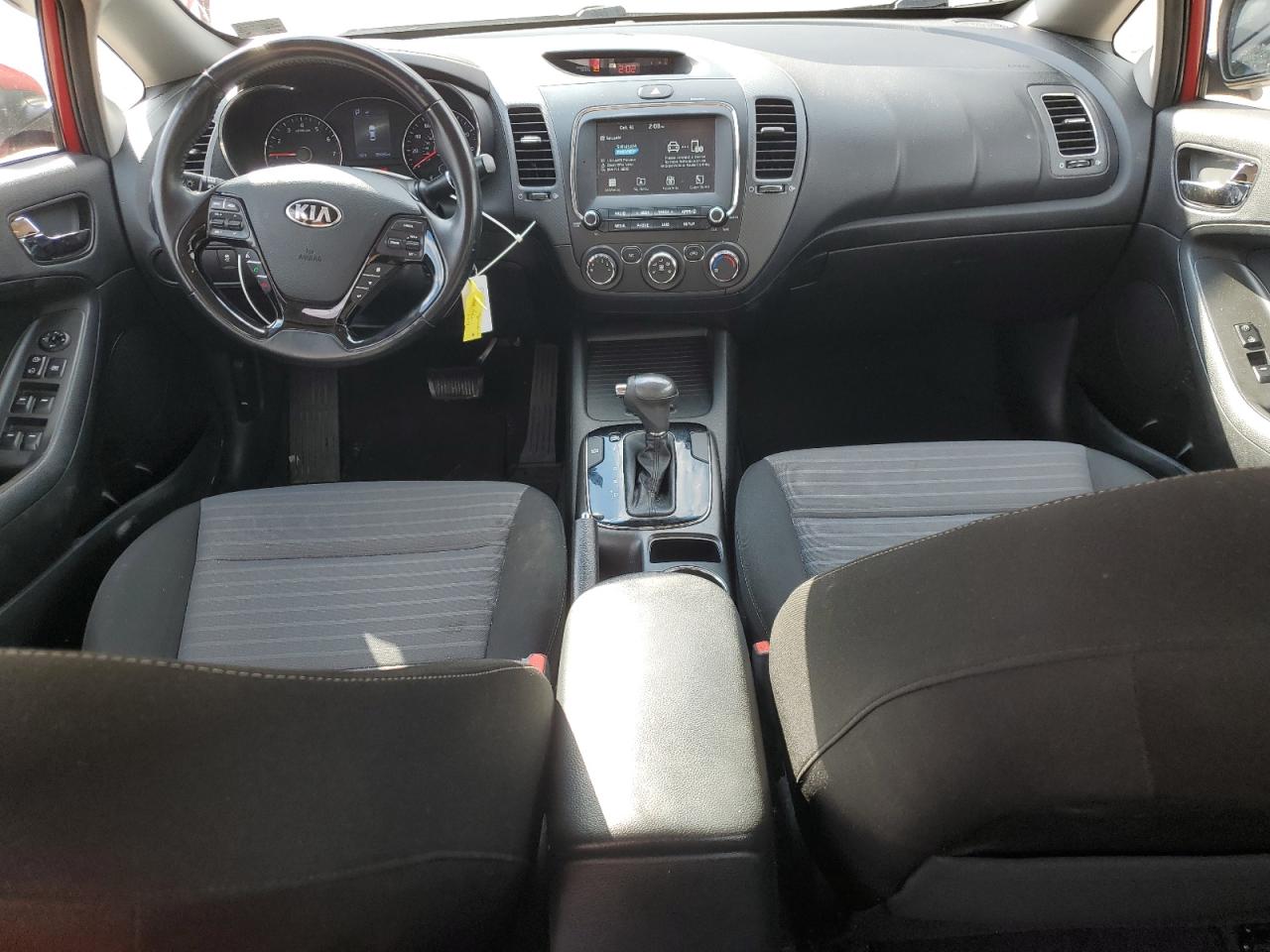 2018 Kia Forte Lx VIN: 3KPFL4A70JE275400 Lot: 90325925