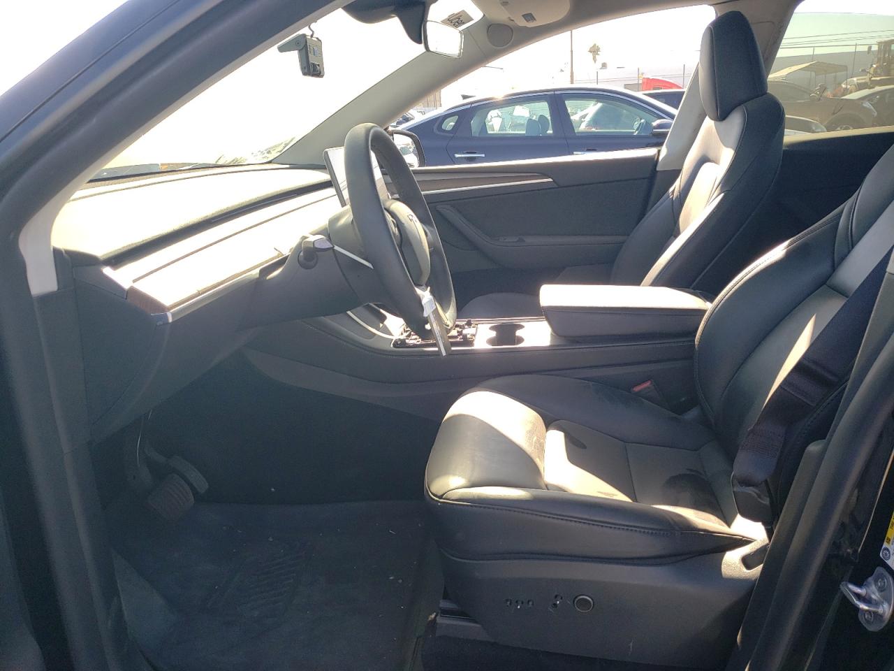 2024 Tesla Model Y VIN: 7SAYGDEE4RF106849 Lot: 90645705