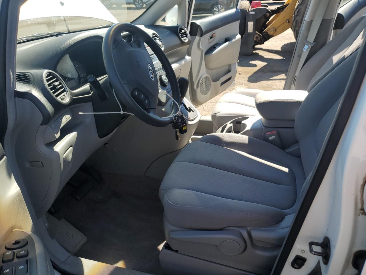 2007 Kia Rondo Base VIN: KNAFG525177086946 Lot: 85117845