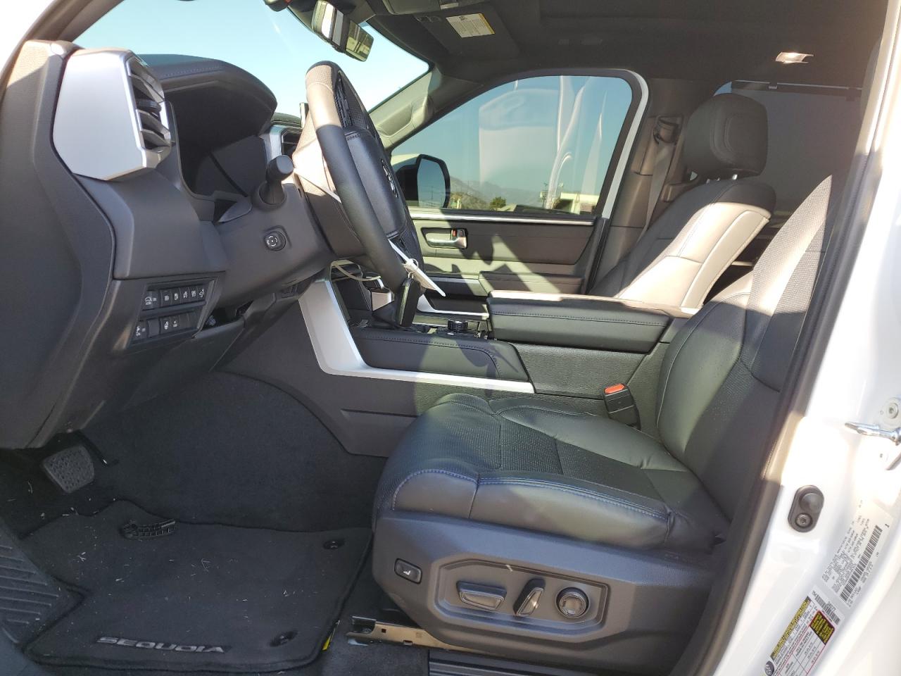 2025 Toyota Sequoia Sr5 VIN: 7SVAAABA5SX067626 Lot: 84975635