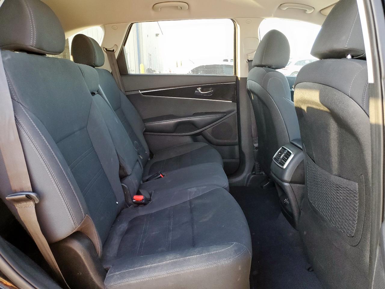 2019 Kia Sorento L VIN: 5XYPG4A34KG571420 Lot: 85507695