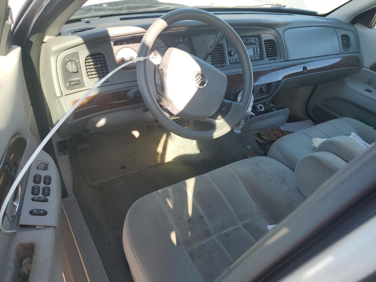 2005 Mercury Grand Marquis Gs VIN: 2MEFM74W95X660597 Lot: 89587335