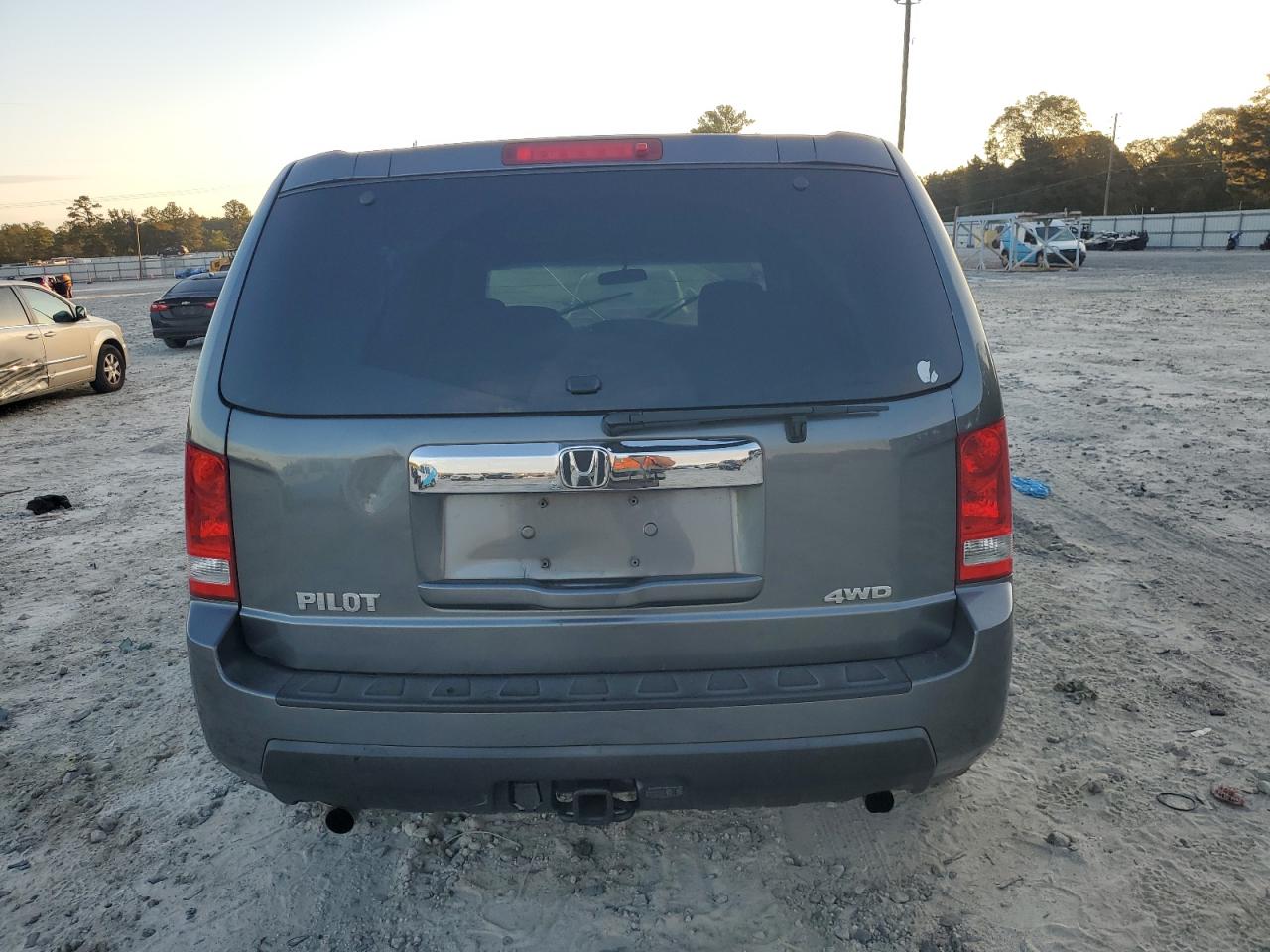2011 Honda Pilot Lx VIN: 5FNYF4H25BB100405 Lot: 81937325