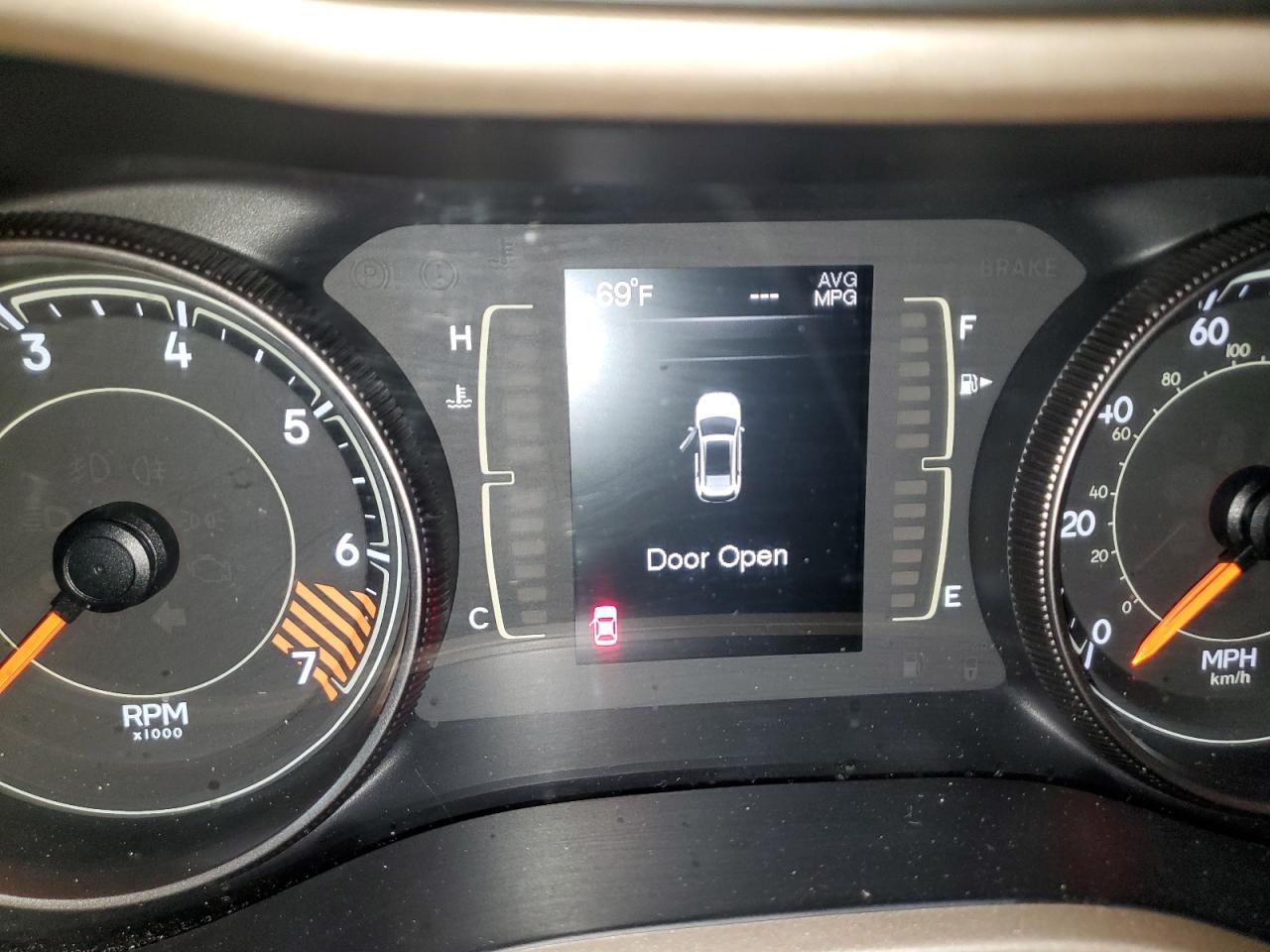 2015 Jeep Cherokee S VIN: 525628 Lot: 86608145