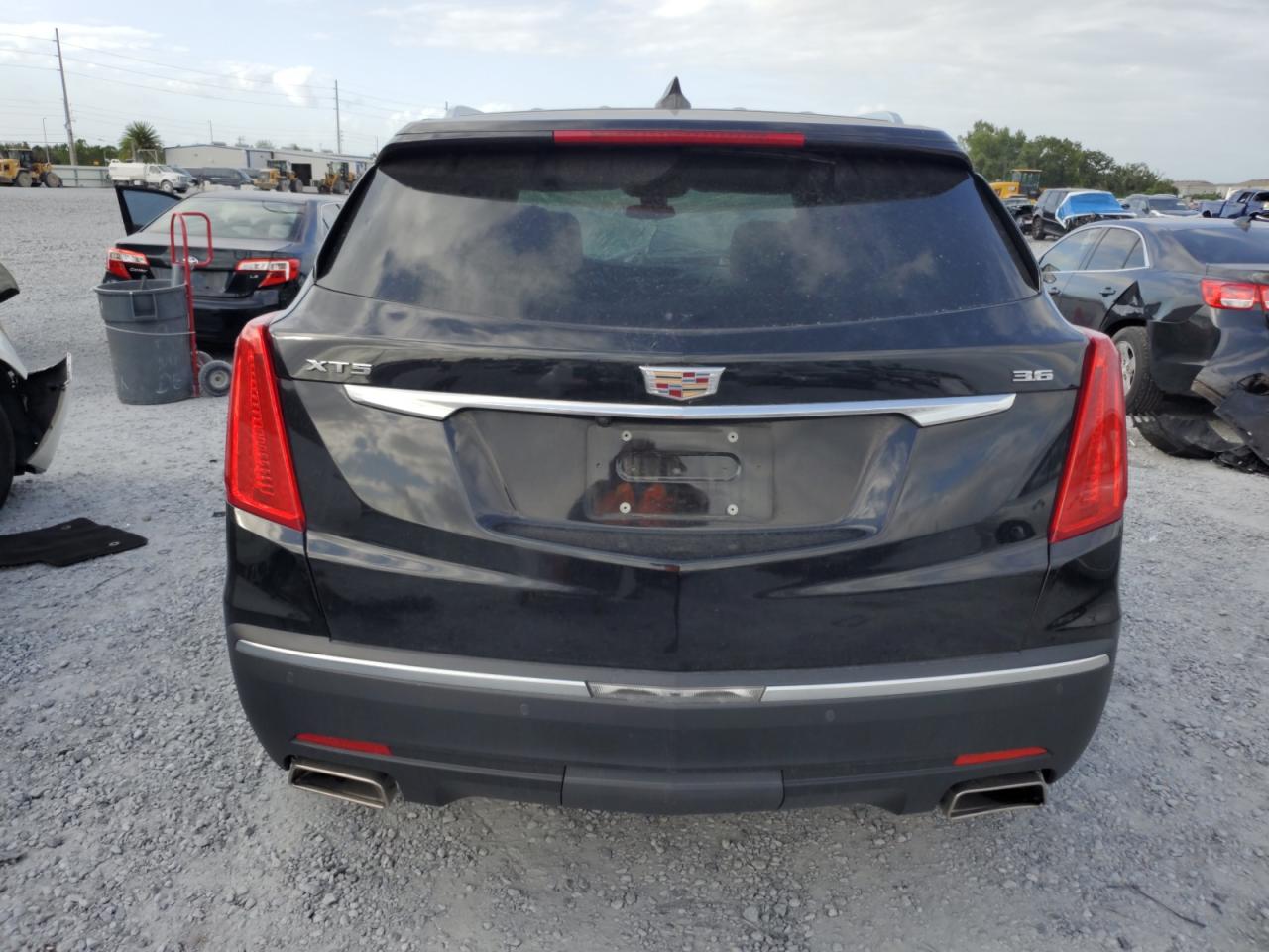 2017 Cadillac Xt5 Luxury VIN: 1GYKNBRS3HZ165889 Lot: 85124685