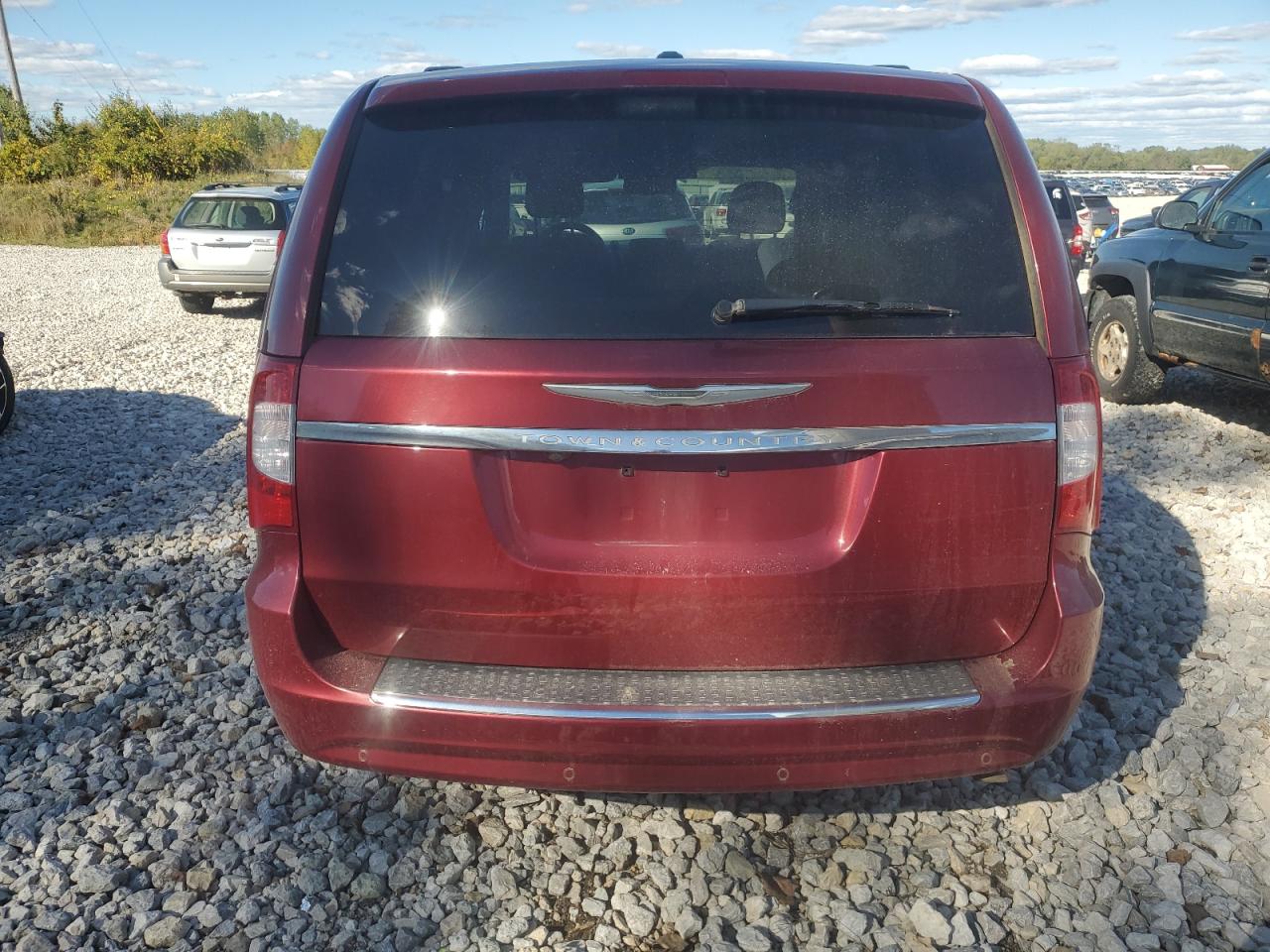 2015 Chrysler Town & Country Touring L VIN: 2C4RC1CG8FR638900 Lot: 81228305