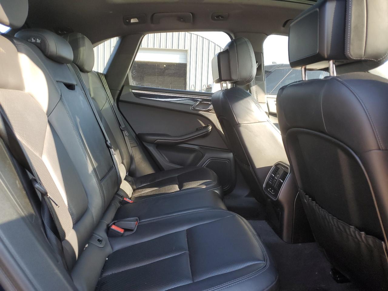 2016 Porsche Macan S VIN: WP1AB2A58GLB43936 Lot: 86256575