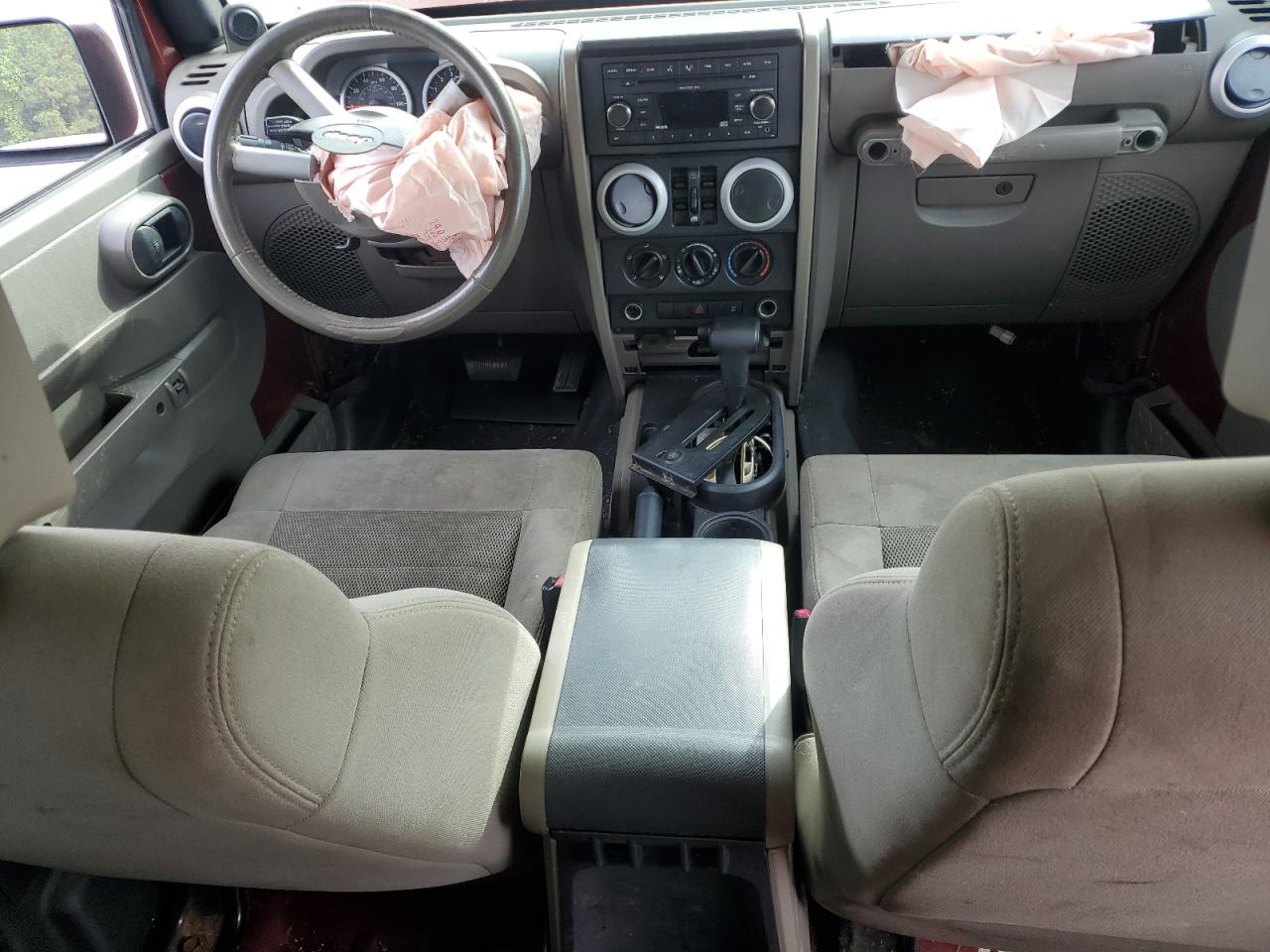 2008 Jeep Wrangler Unlimited Sahara VIN: 1J4GB59158L513329 Lot: 82410405