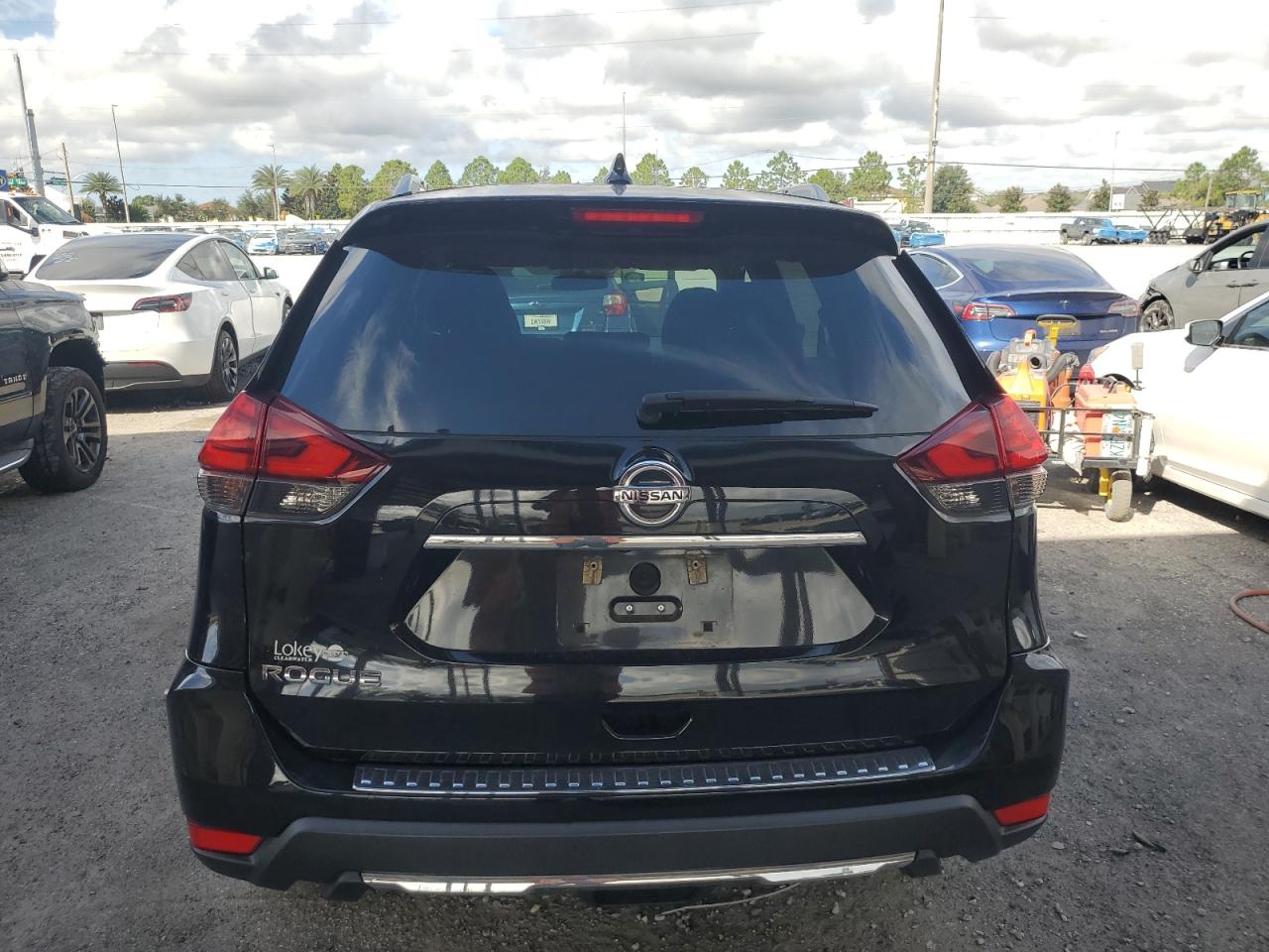 2017 Nissan Rogue Sv VIN: 5N1AT2MN1HC814242 Lot: 85296405