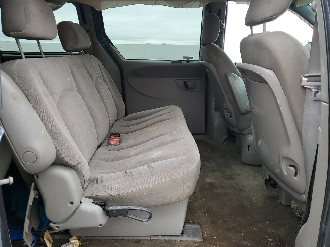 2001 Dodge Grand Caravan Sport VIN: 1B8GP443X1B261823 Lot: 82759685