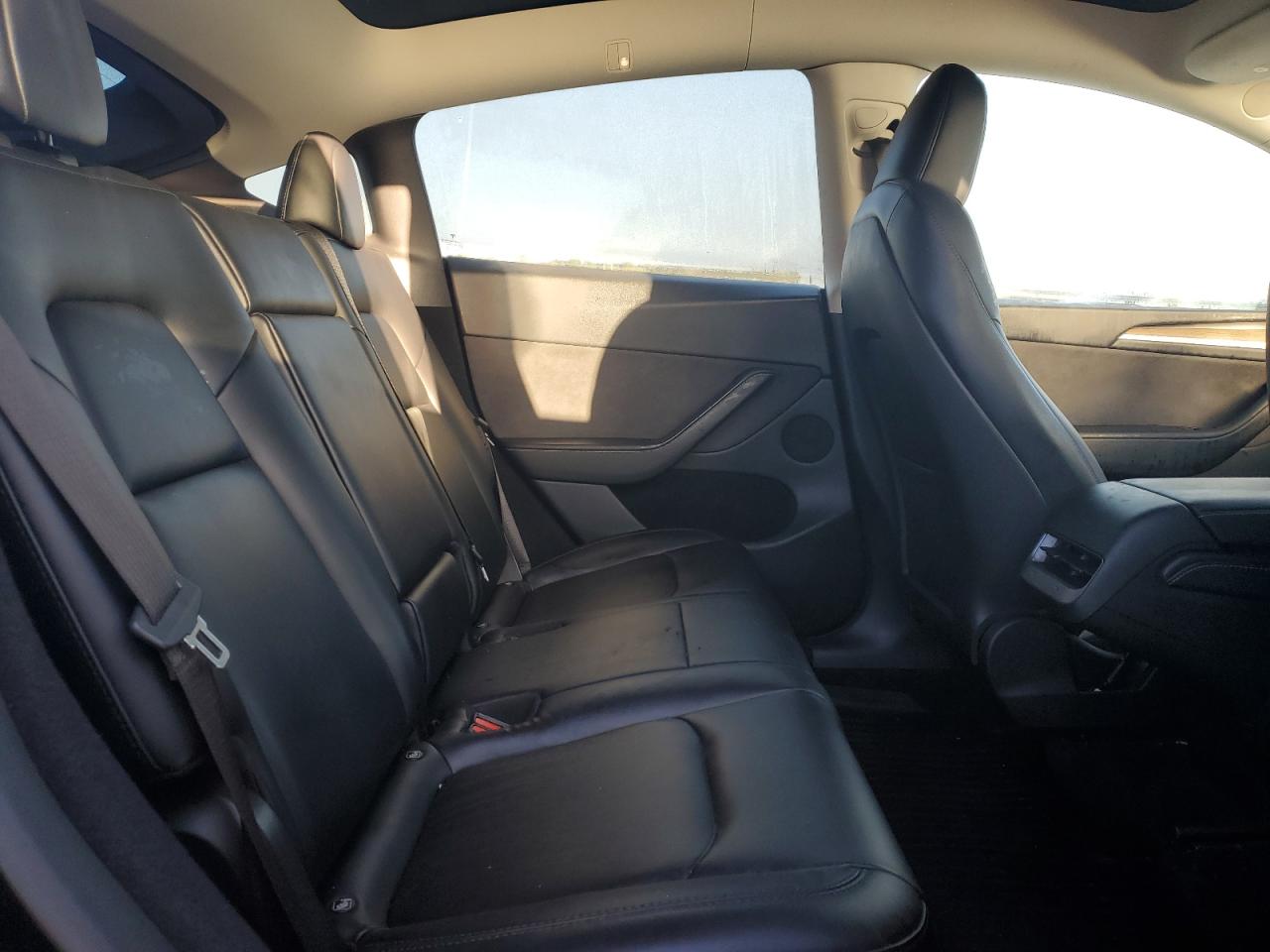 2023 Tesla Model Y VIN: 7SAYGDEE9PA144264 Lot: 90570005