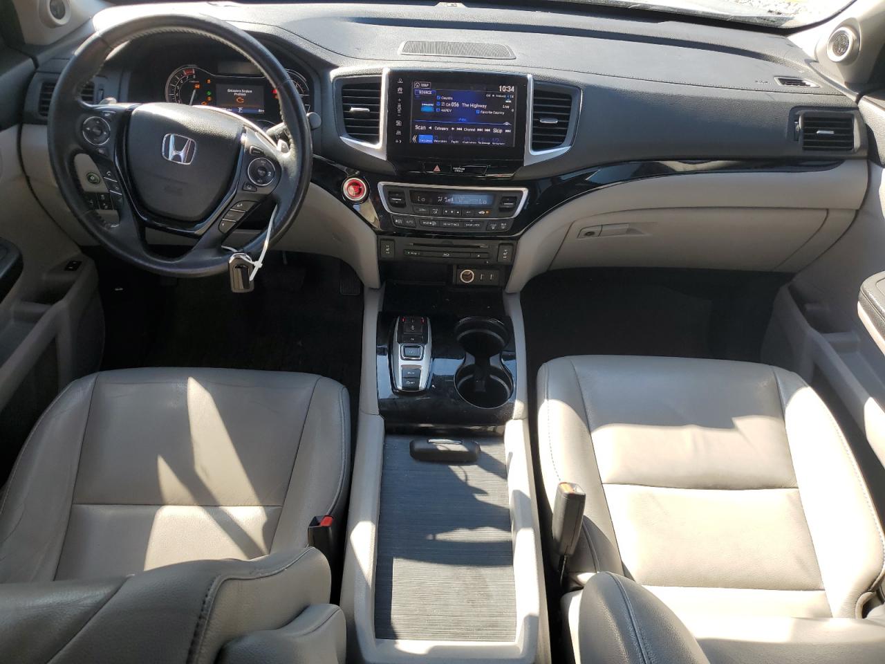 2018 Honda Pilot Touring VIN: 5FNYF5H90JB018096 Lot: 82113125