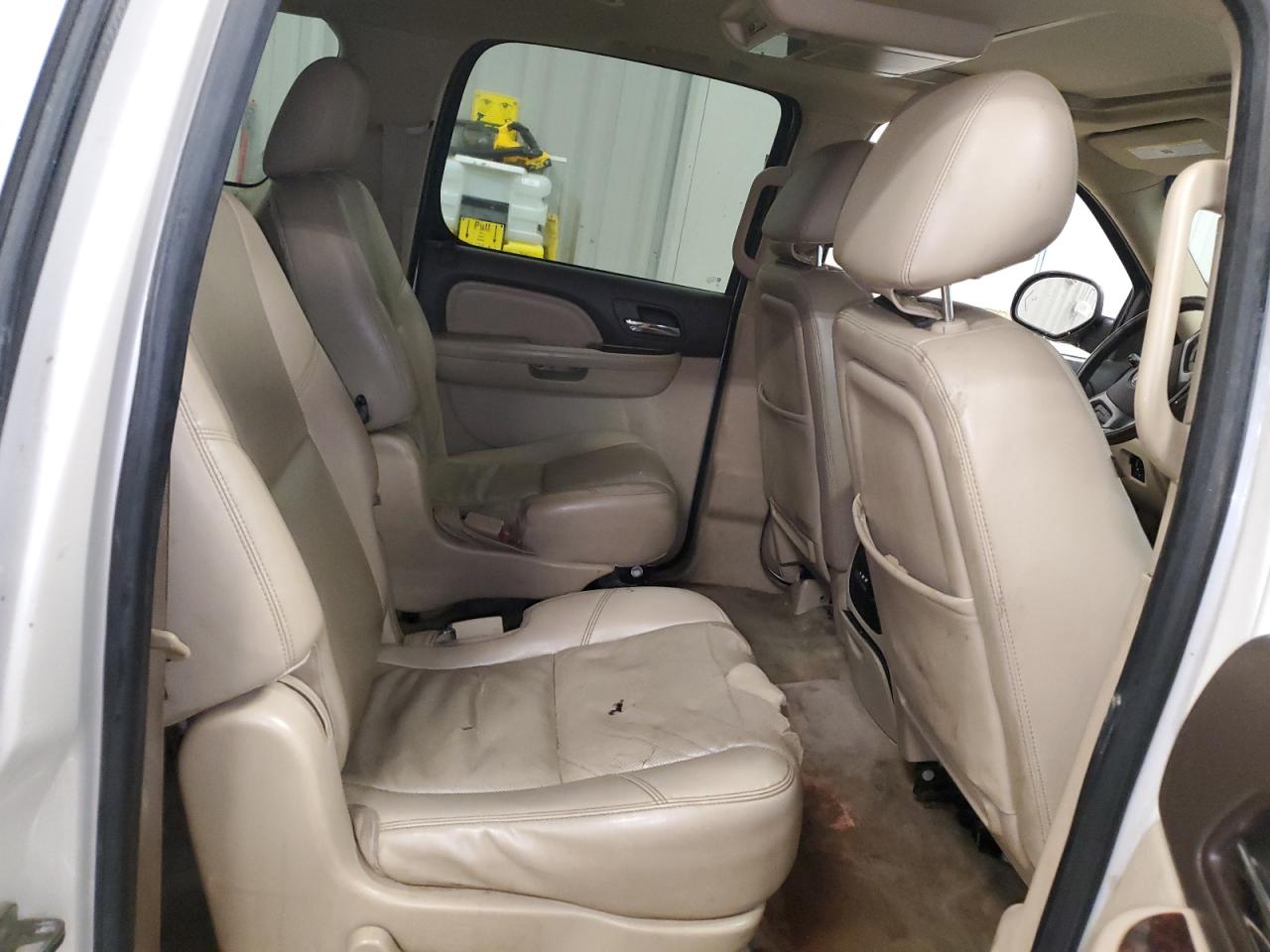 2013 GMC Yukon Xl Denali VIN: 1GKS2MEF8DR171186 Lot: 86610315