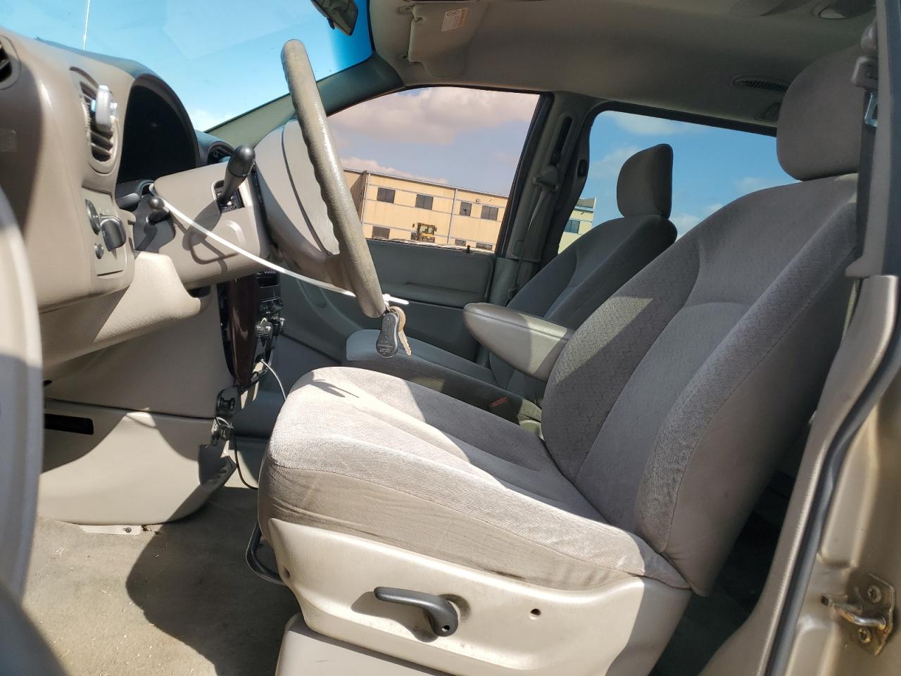 2002 Dodge Grand Caravan Sport VIN: 2B4GP44352R741420 Lot: 87232145