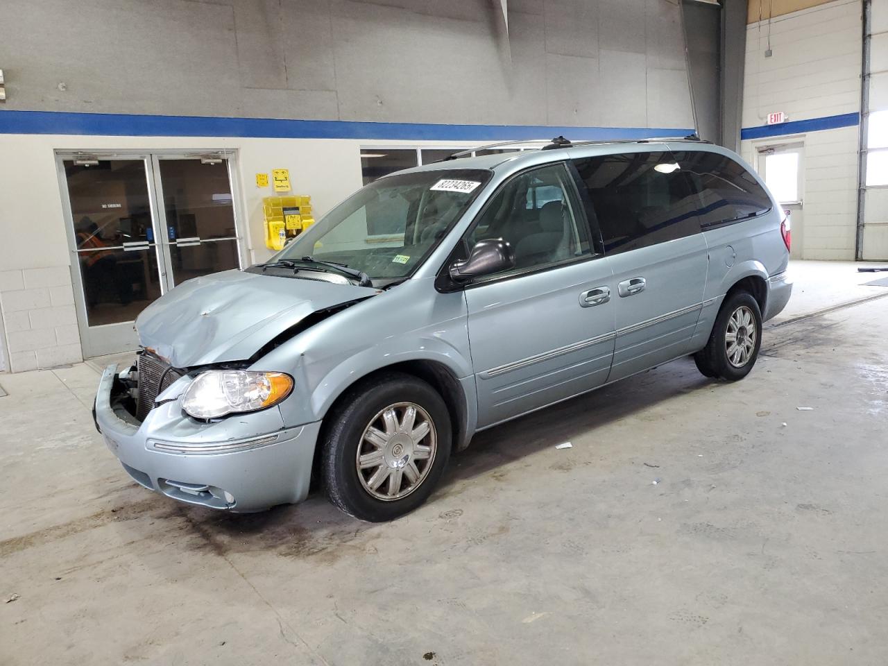 2005 Chrysler Town & Country Limited