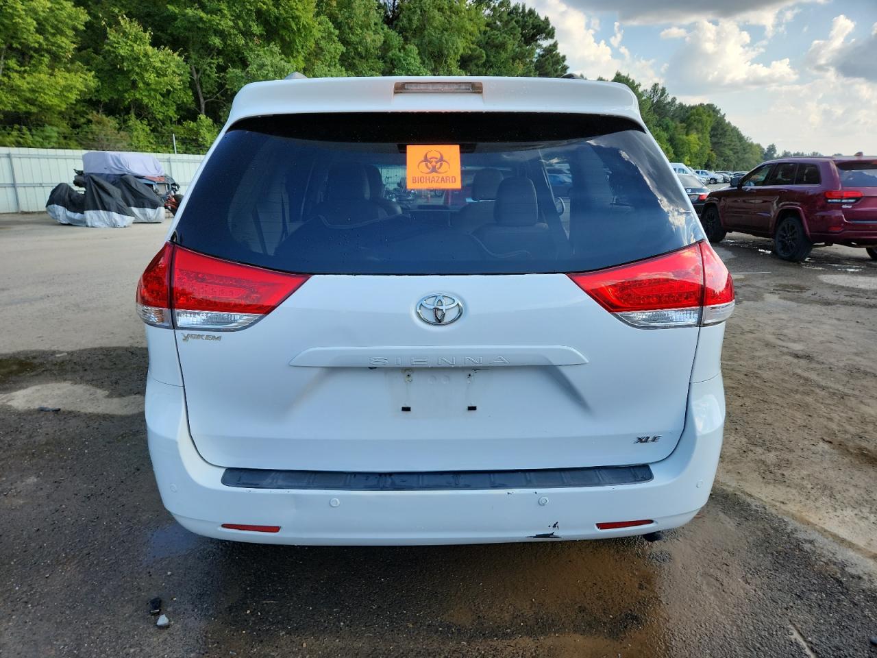 2013 Toyota Sienna Xle VIN: 5TDYK3DC4DS405008 Lot: 84194585