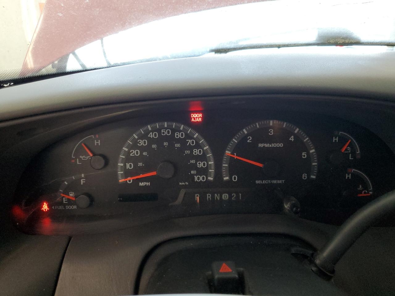 2000 Ford F150 VIN: 1FTRX17W5YNB18031 Lot: 82127075