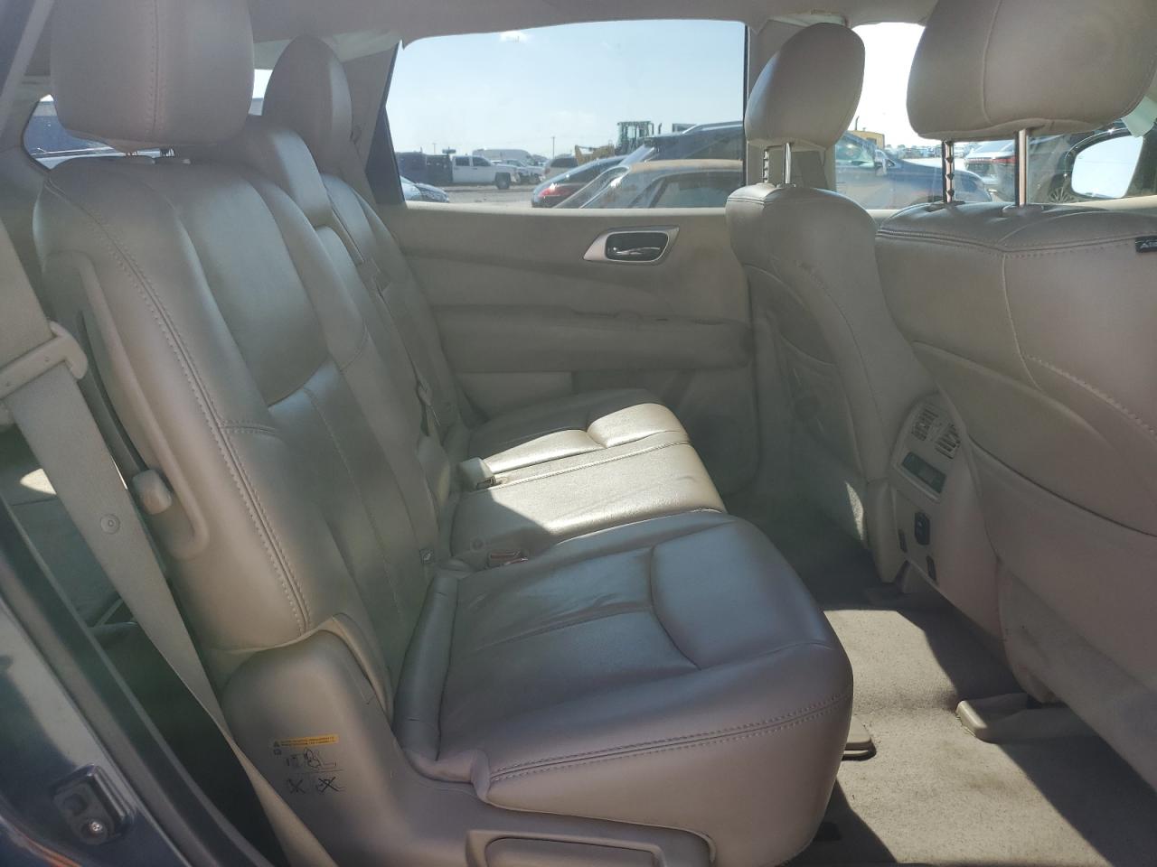 2015 Nissan Pathfinder S VIN: 5N1AR2MN9FC664229 Lot: 90255995