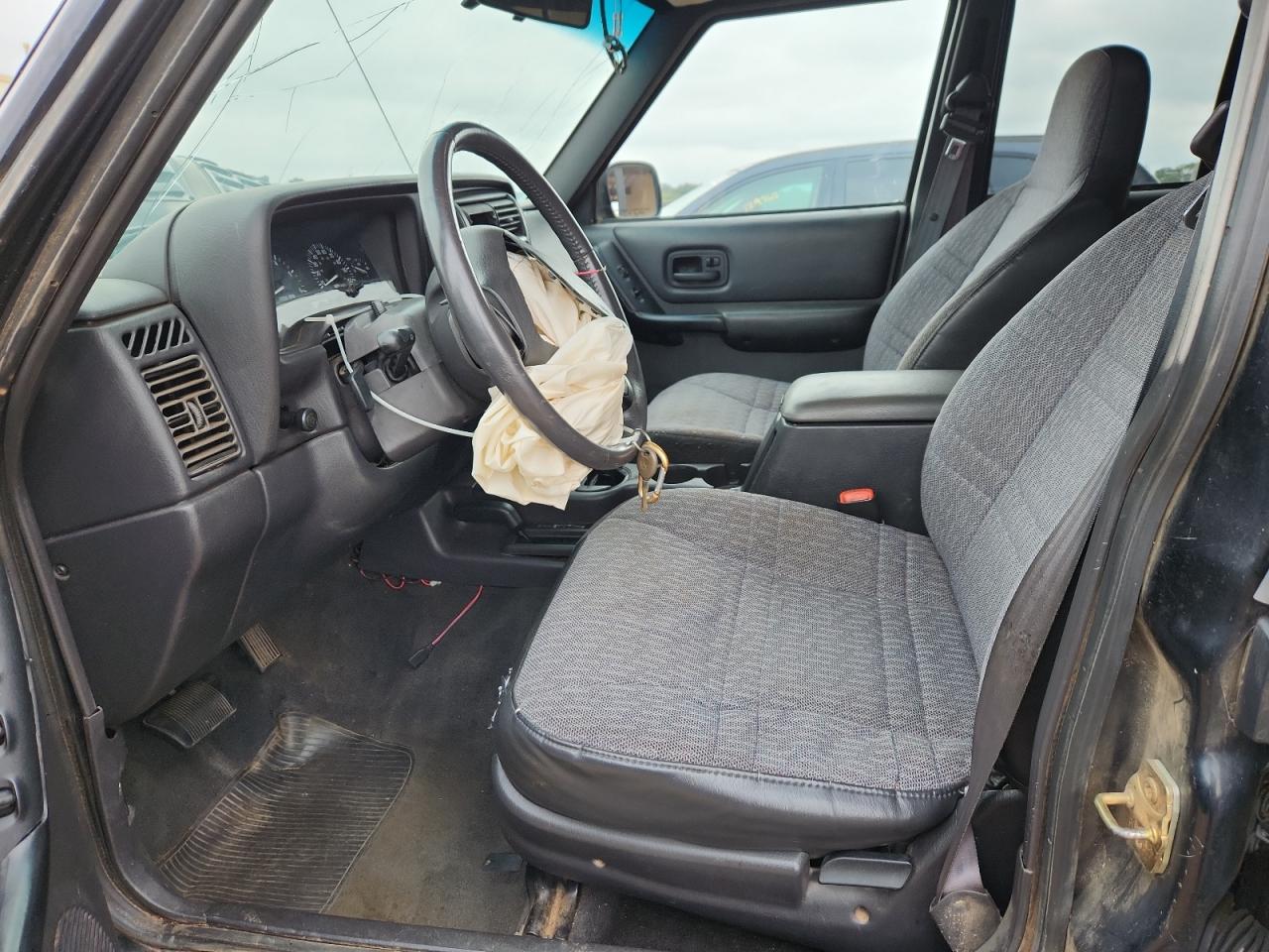 2000 Jeep Cherokee Sport VIN: 1J4FF48S7YL105094 Lot: 85877465