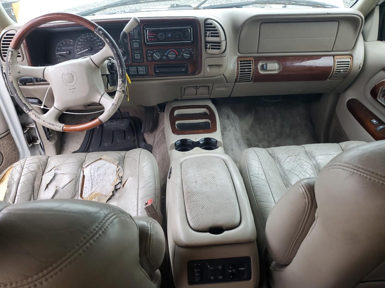 2000 Cadillac Escalade Luxury VIN: 1GYEK63R1YR227826 Lot: 86548275