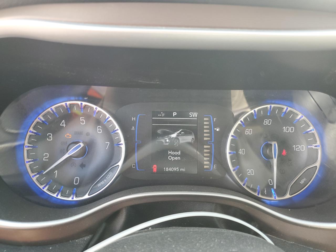 2018 Chrysler Pacifica Touring L VIN: 2C4RC1BG3JR211733 Lot: 84979065