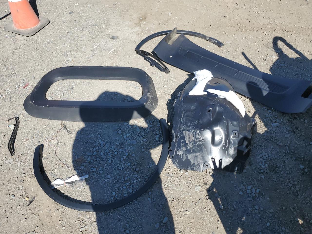 2026 Tesla Model Y VIN: 7SAYGDEE9TF415126 Lot: 84773195