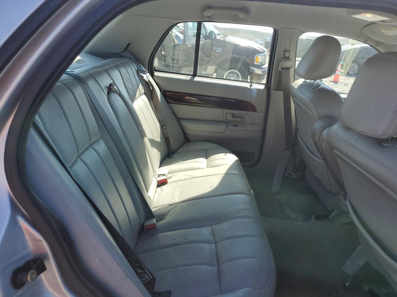 2003 Mercury Marquis VIN: 2MEFM75W13X681892 Lot: 81941275