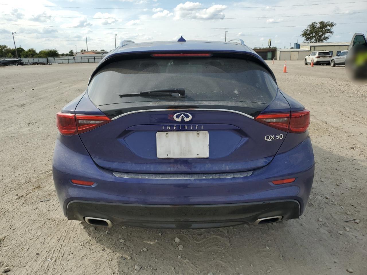 QX30 QX30