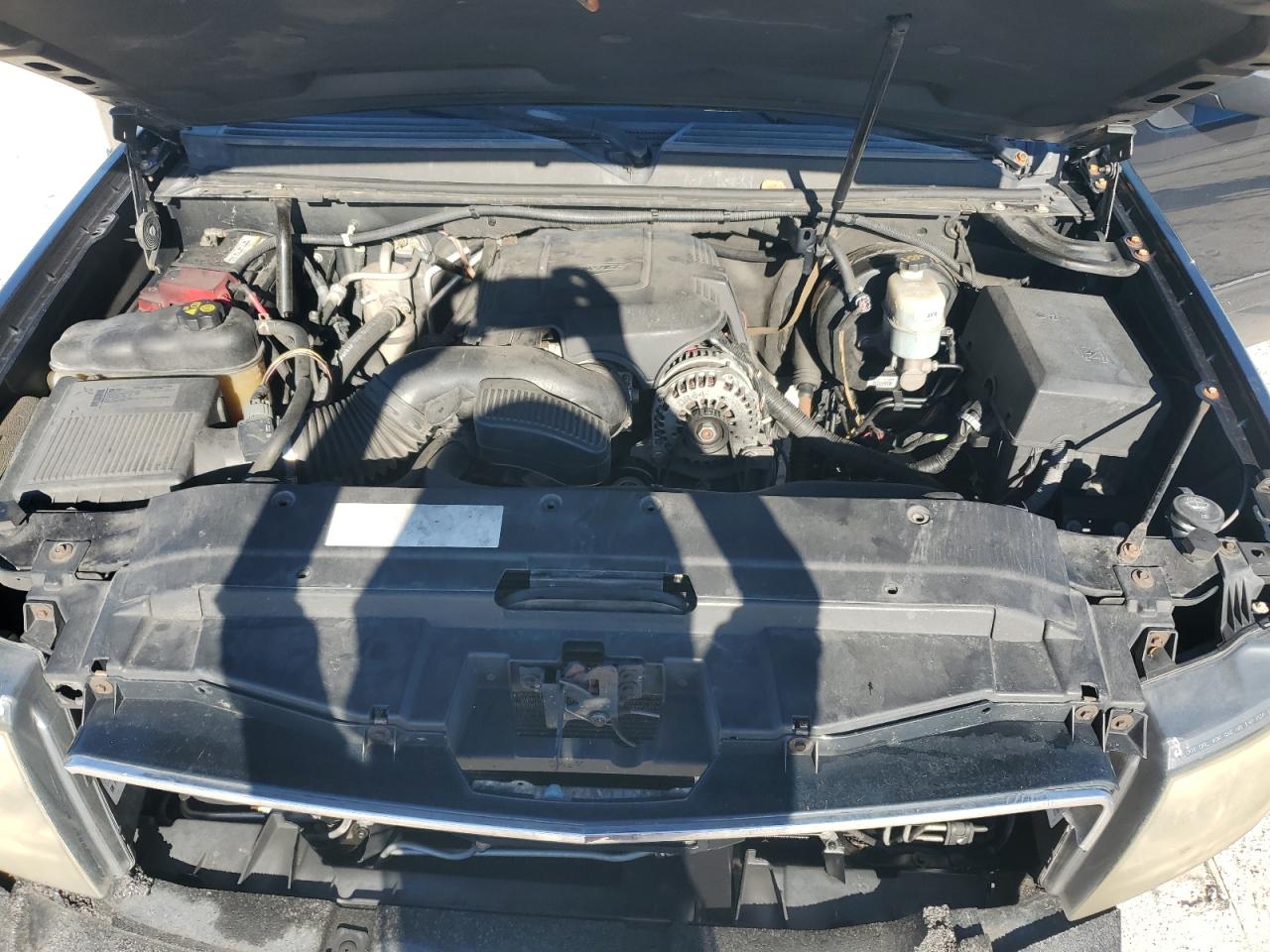 2011 Chevrolet Suburban C1500 Lt VIN: 1GNSCJE02BR145710 Lot: 86117175