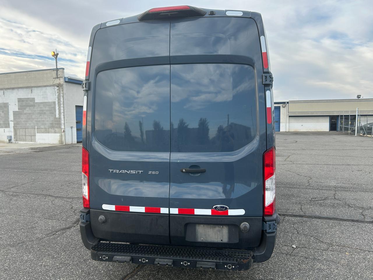 2020 Ford Transit 250 Delivery Van VIN: 1FTBR3X8XLKA18168 Lot: 84550365