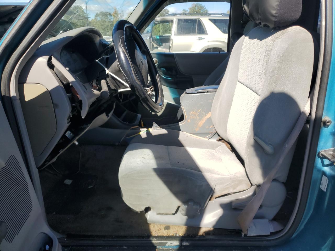 1995 Mazda B3000 Cab Plus VIN: 4F4CR16U1STM26811 Lot: 82347705