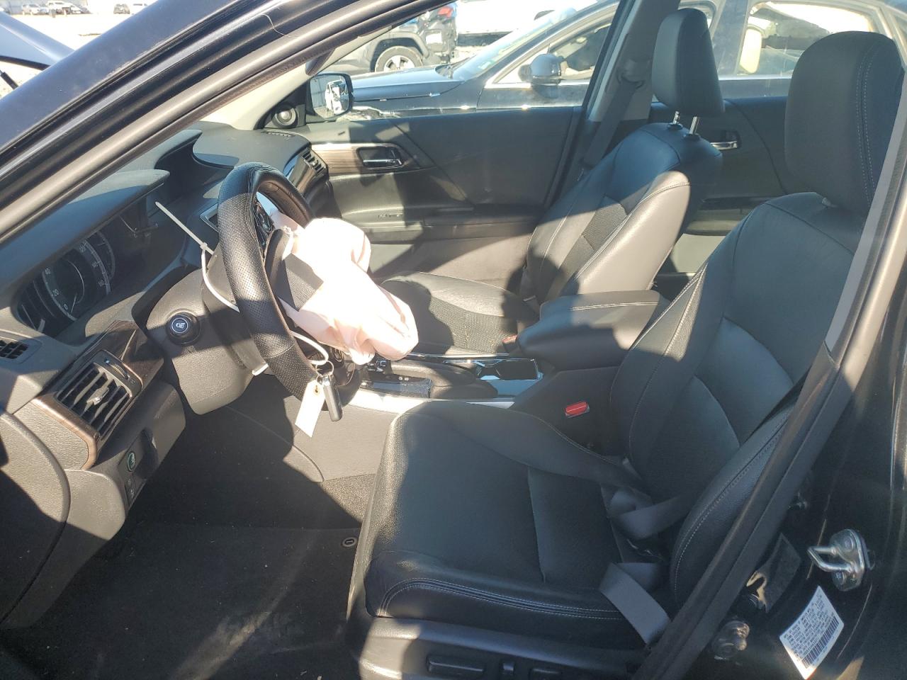 2017 Honda Accord Exl VIN: 1HGCR3F04HA039211 Lot: 86132265