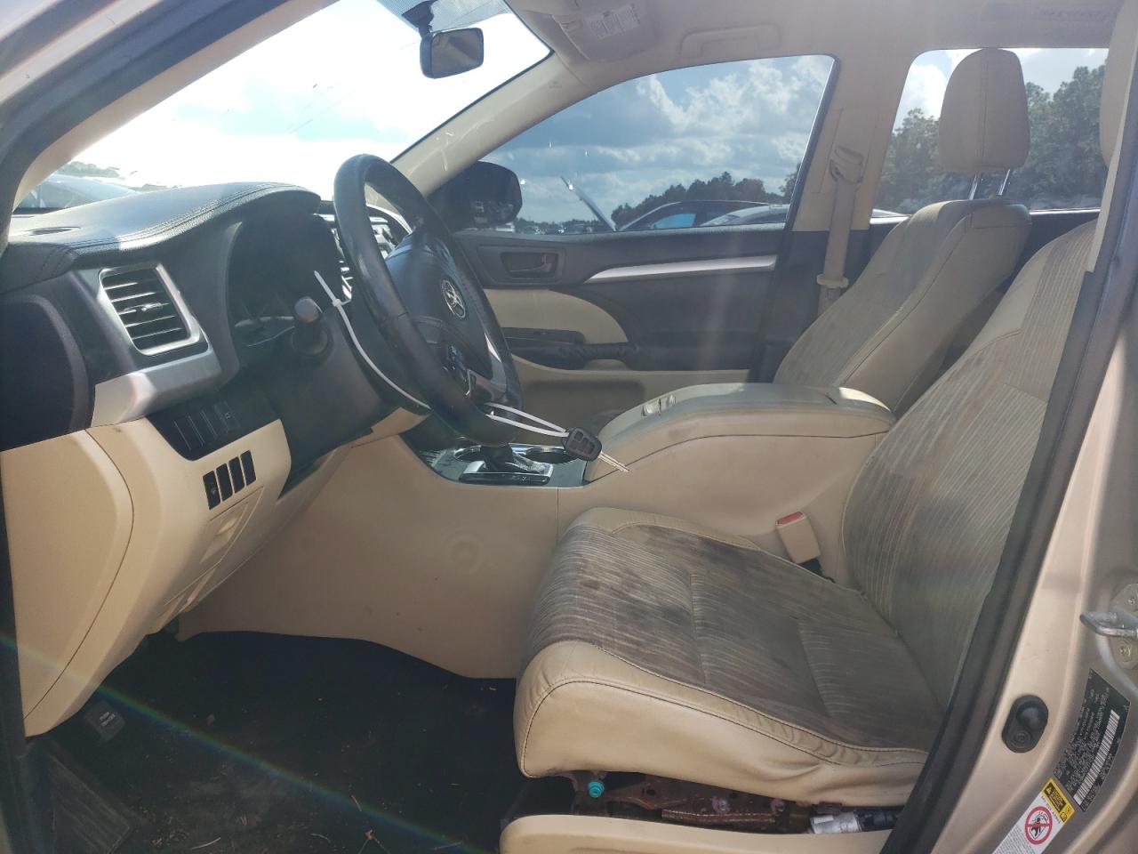 2015 Toyota Highlander Le VIN: 5TDBKRFH1FS115362 Lot: 90059055