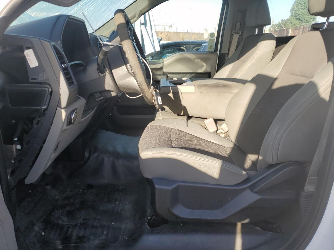 2016 Ford F150 VIN: 1FTMF1C87GKE32963 Lot: 85060115