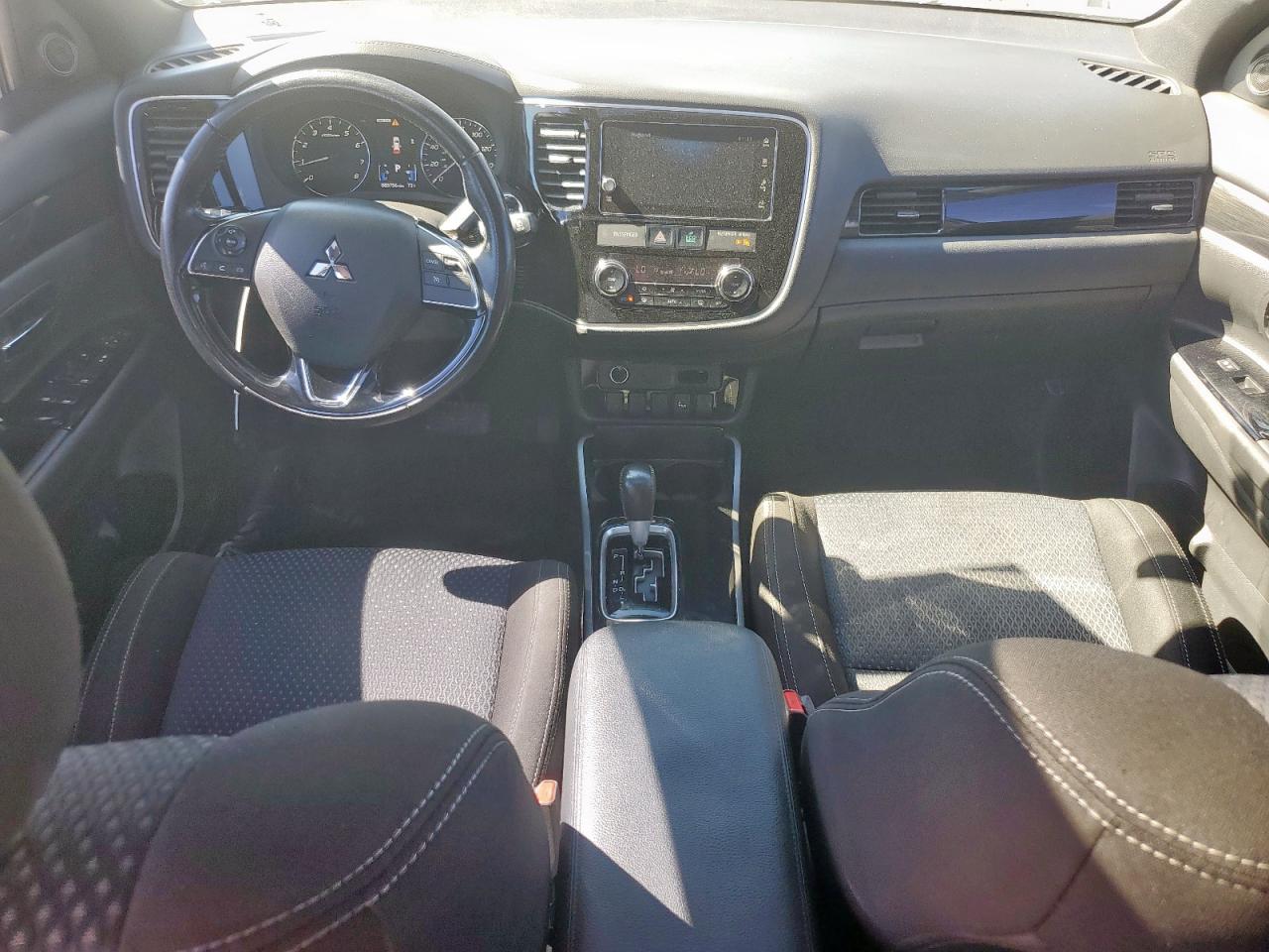 2018 Mitsubishi Outlander Se VIN: JA4AZ3A34JZ051061 Lot: 90997575