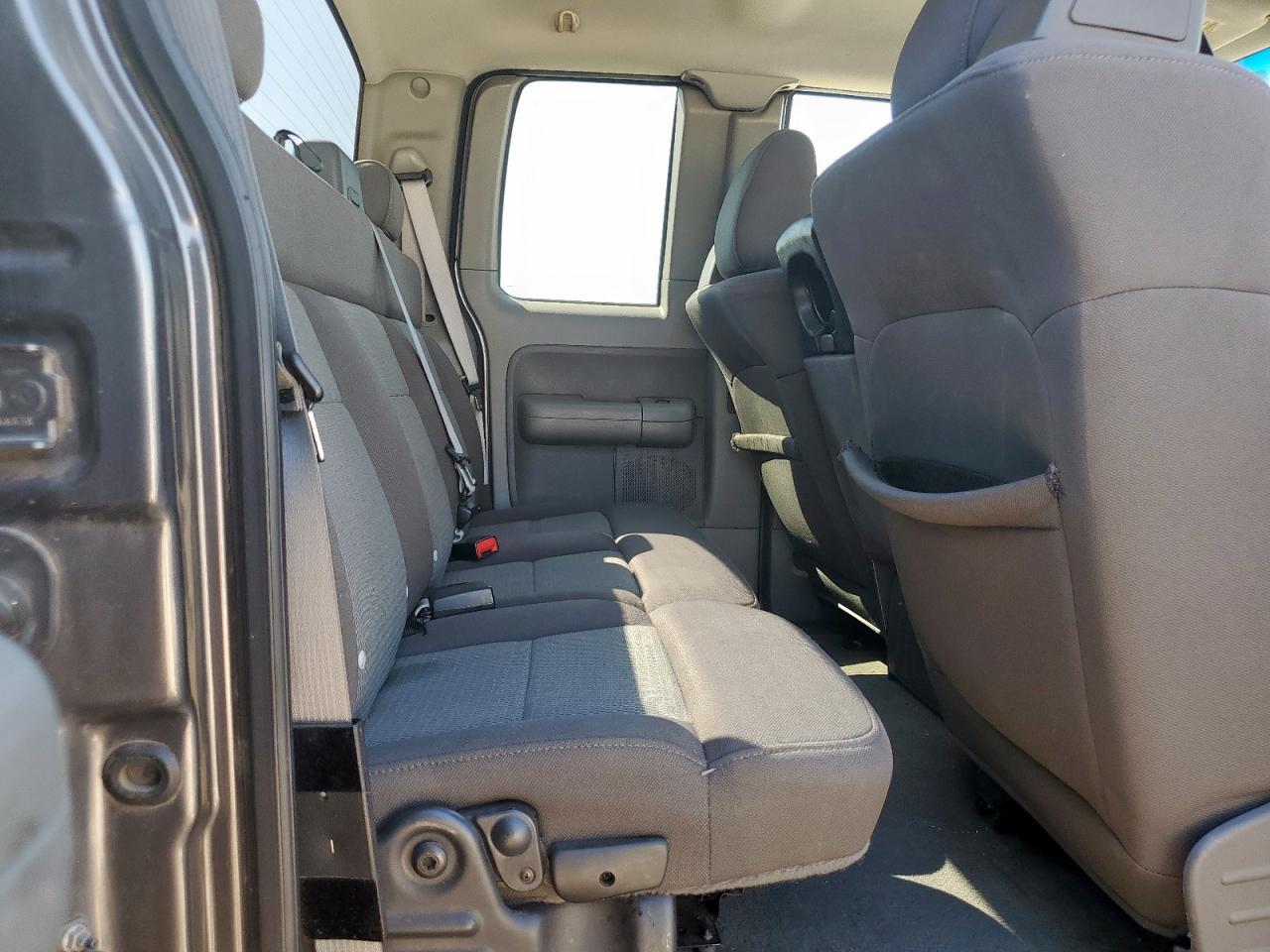 2004 Ford F150 VIN: 1FTRX12W34NA77402 Lot: 85189805