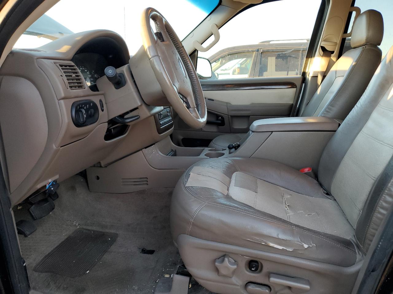 2004 Ford Explorer Eddie Bauer VIN: 1FMDU84W14UB70817 Lot: 87381395