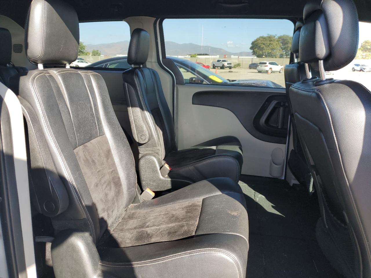 2017 Dodge Grand Caravan Sxt VIN: 2C4RDGCG3HR859100 Lot: 82706835