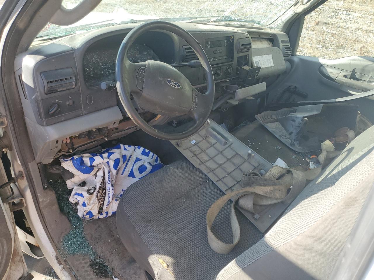 2005 Ford F450 Super Duty VIN: 1FDXF46P65EA69841 Lot: 89875865