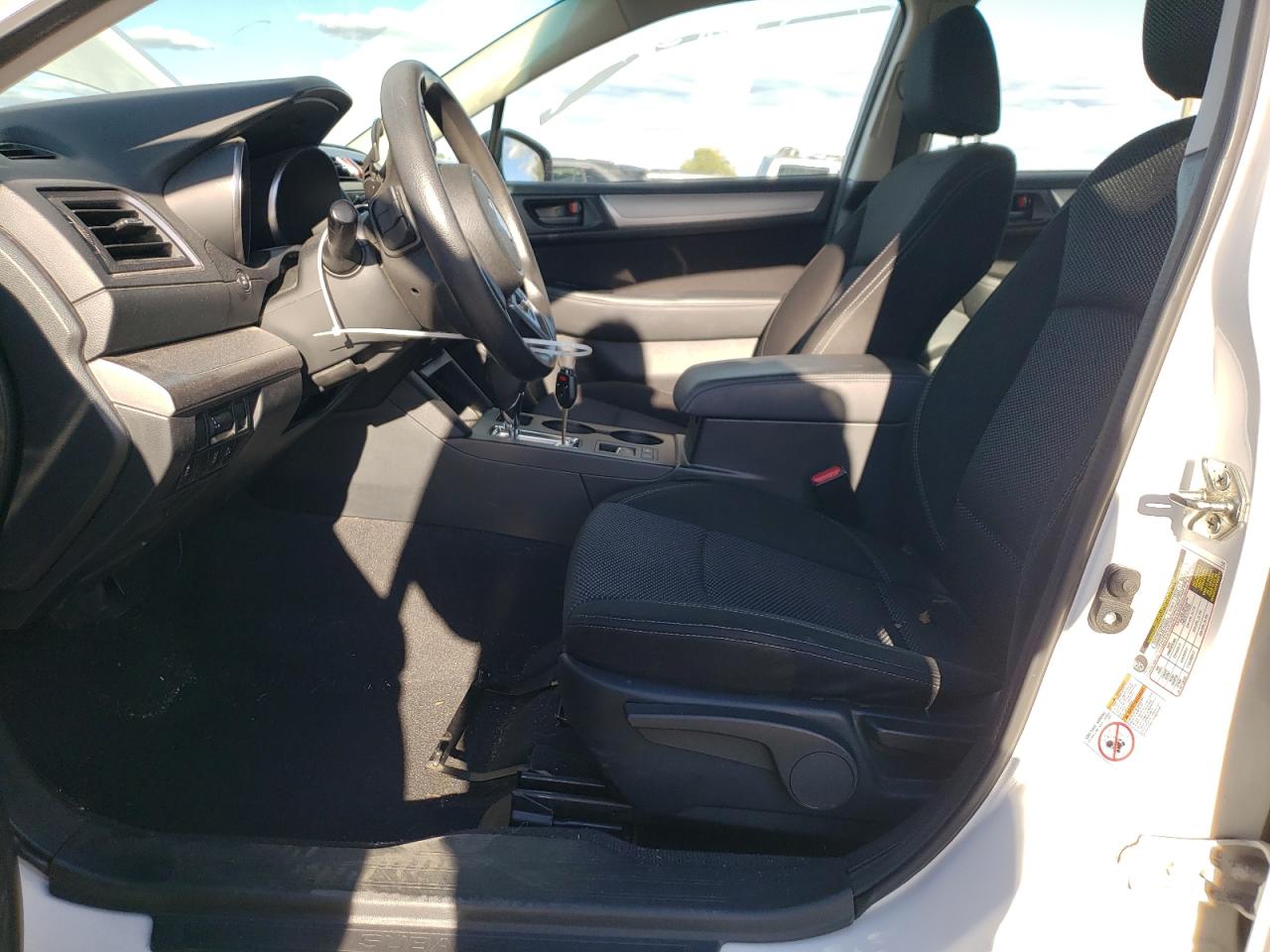 2019 Subaru Outback 2.5I VIN: 4S4BSABC5K3299322 Lot: 85125695