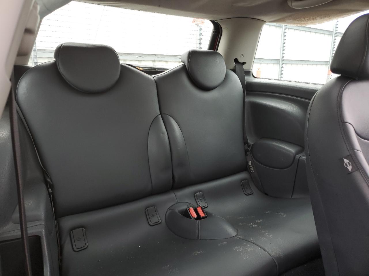 2006 Mini Cooper S VIN: WMWRE33586TJ38701 Lot: 82619335