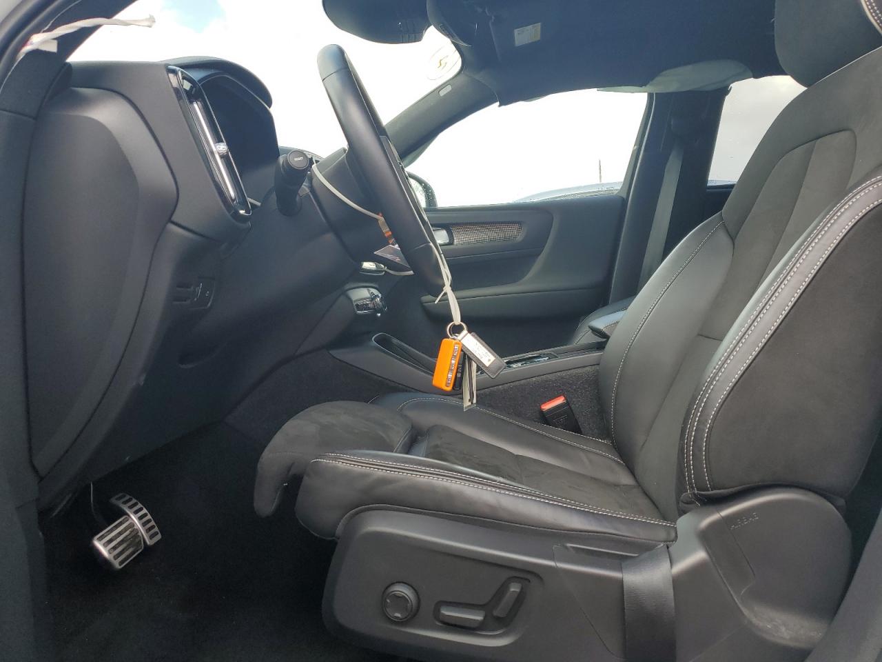 2022 Volvo Xc40 T5 R-Design VIN: YV4162UM6N2731486 Lot: 84539355