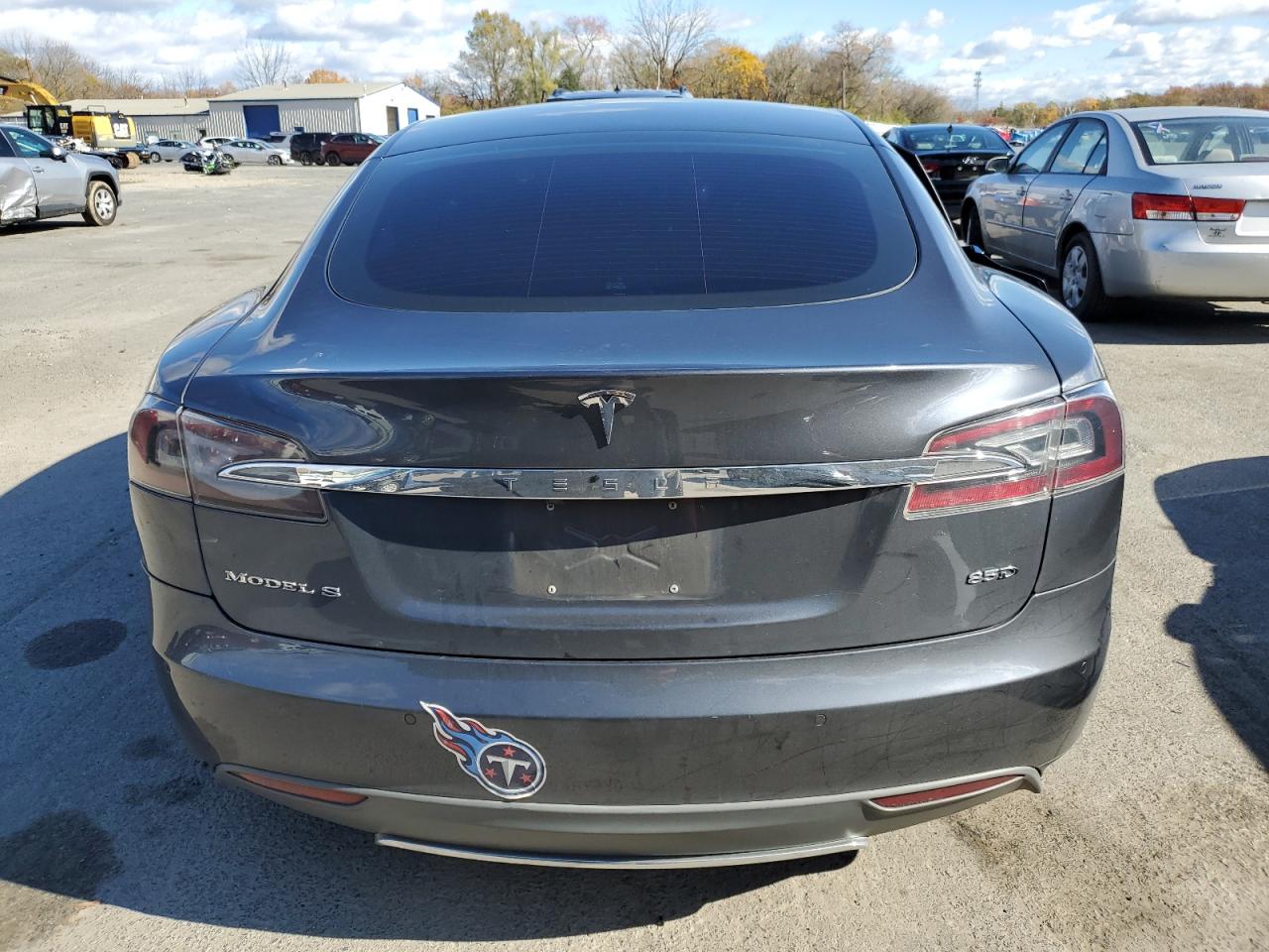 2015 Tesla Model S 85D VIN: 5YJSA1H29FF081284 Lot: 89529445