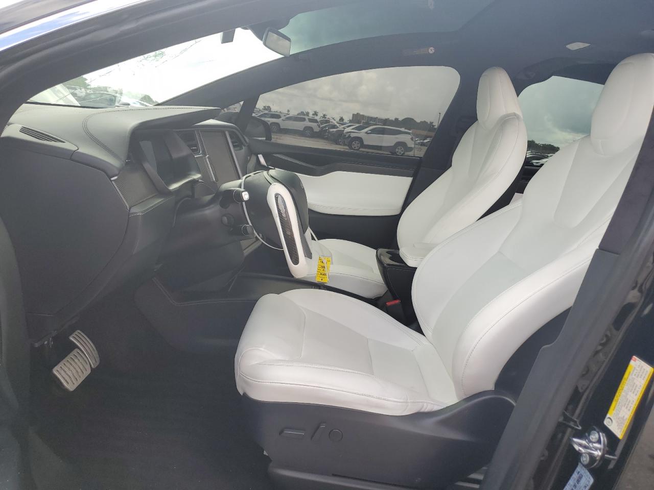 2020 Tesla Model X VIN: 5YJXCDE43LF301313 Lot: 84941445