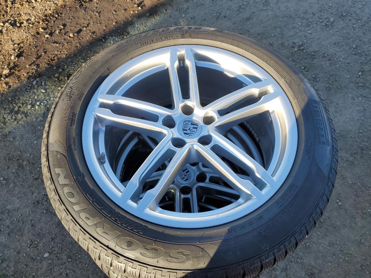 2018 Porsche Macan Turbo VIN: WP1AF2A56JLB7076 Lot: 85844015