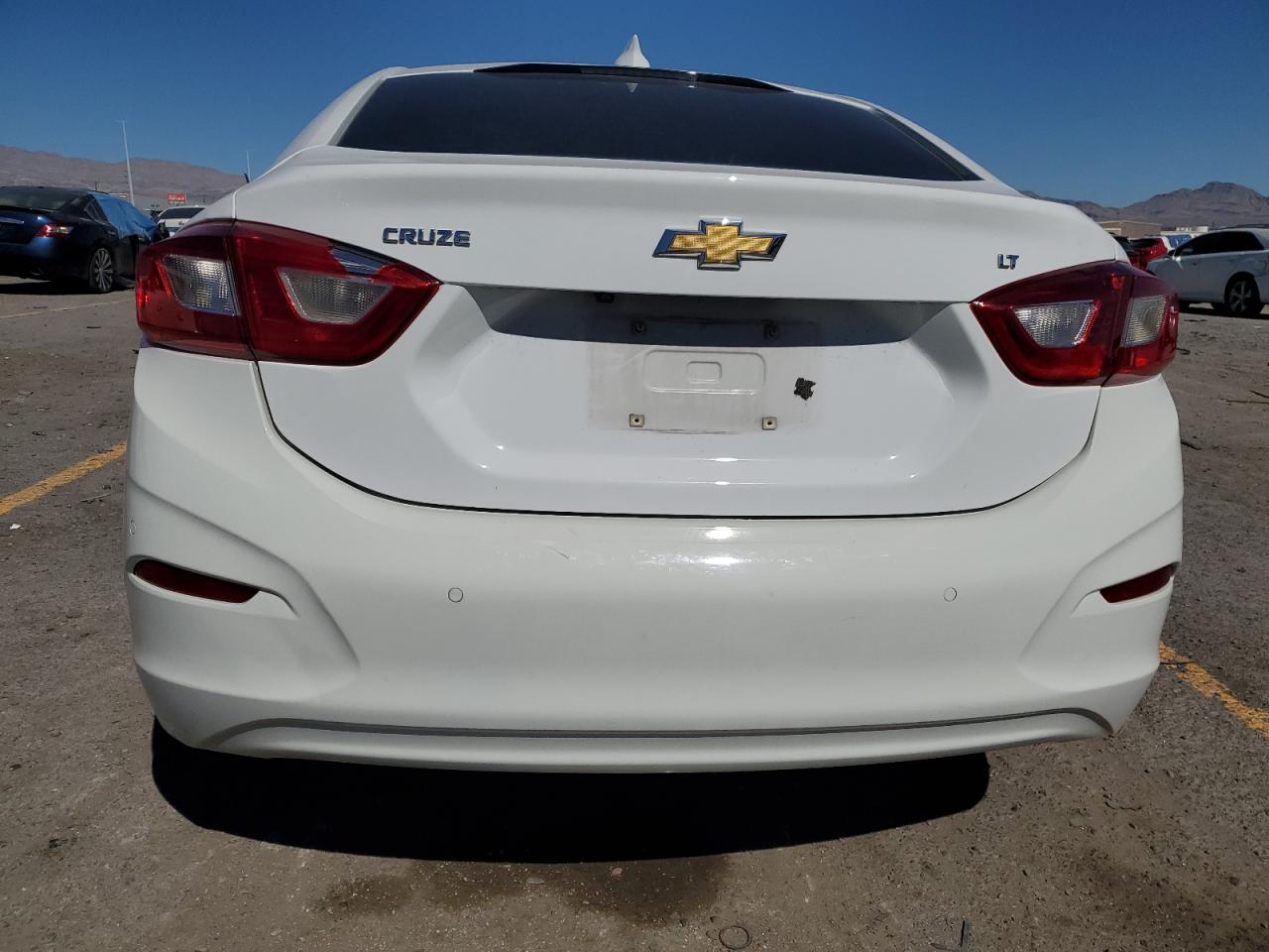 2019 Chevrolet Cruze Lt VIN: 1G1BE5SM1K7126765 Lot: 84967445