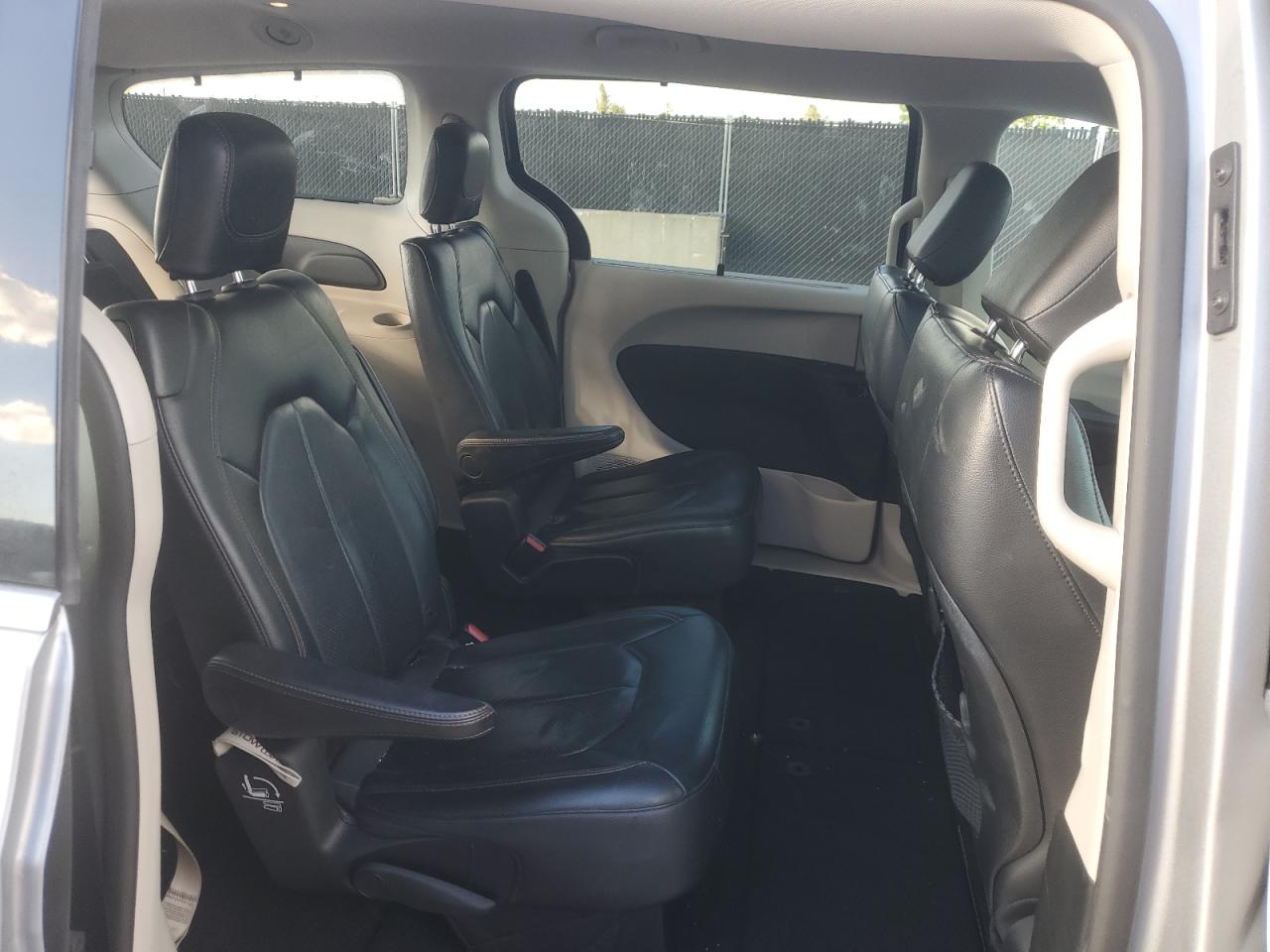 2019 Chrysler Pacifica Touring L VIN: 2C4RC1BG9KR540129 Lot: 90339685