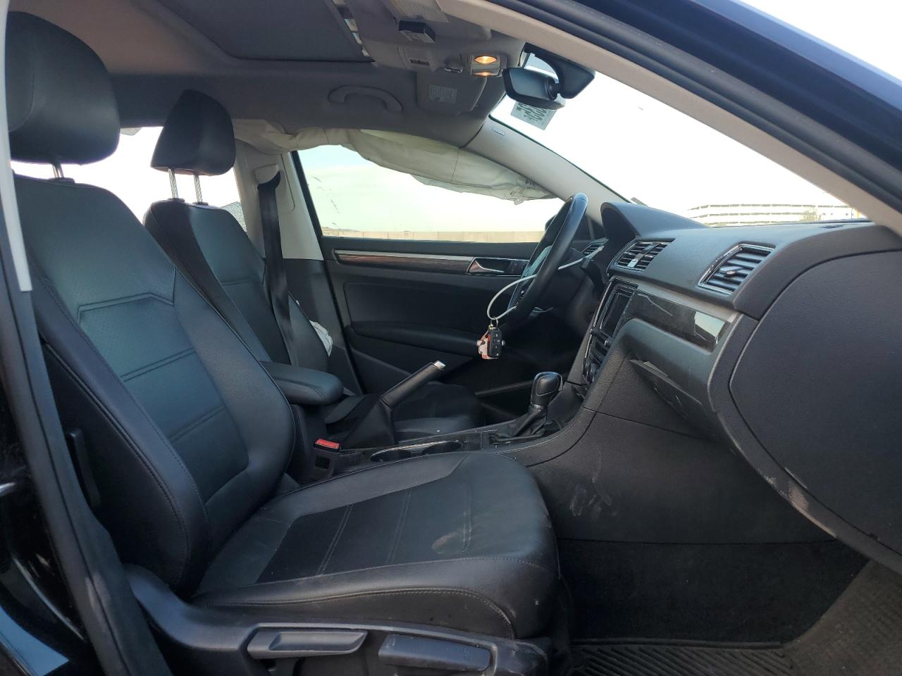 2018 Volkswagen Passat Se VIN: 1VWBA7A37JC021268 Lot: 85732035