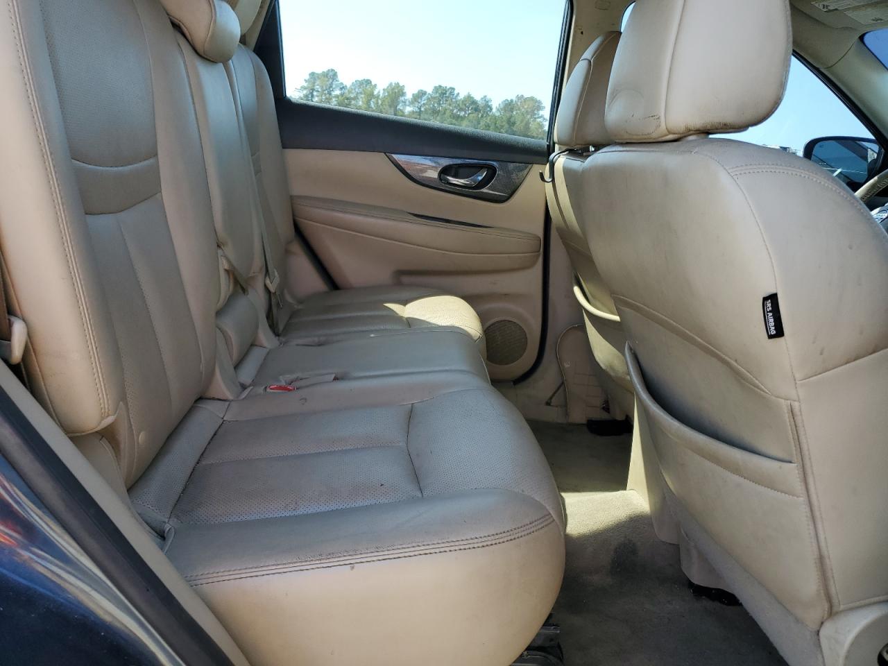 2015 Nissan Rogue S VIN: 5N1AT2MT2FC860433 Lot: 81981555